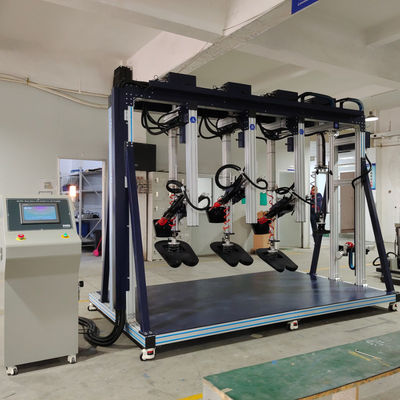 Testmachine voor het testen van de duurzaamheid van drie stoelen en ruggen